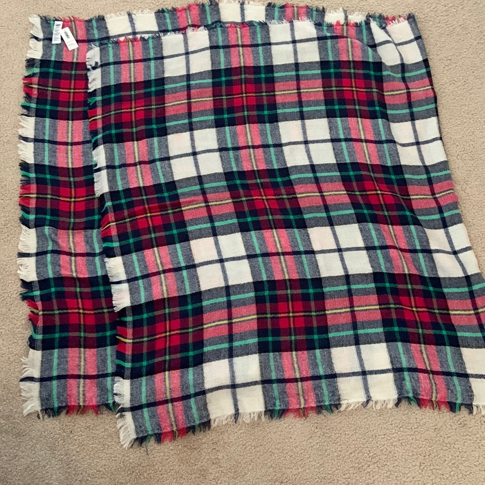 BRAND NEW Old Navy Blanket Scarf!!